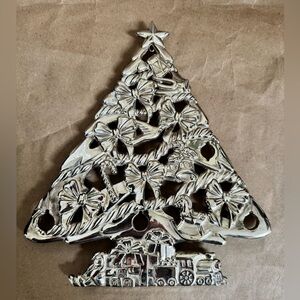 VTG Elegance Silver Plated Christmas Tree Trivet/Wall Hanging. 10” by 9” by 0.5”